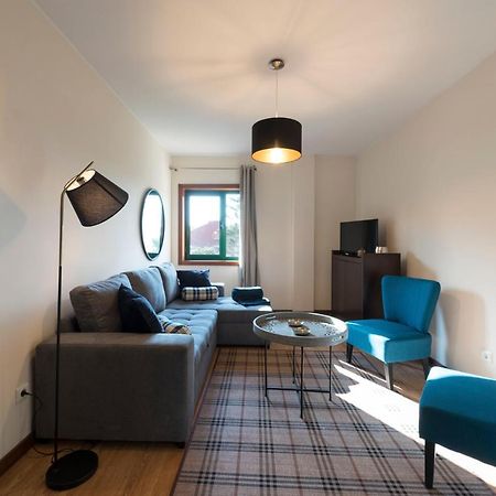 Lovelystay - Homey Feeling Flat W/ Free Parking Porto Buitenkant foto