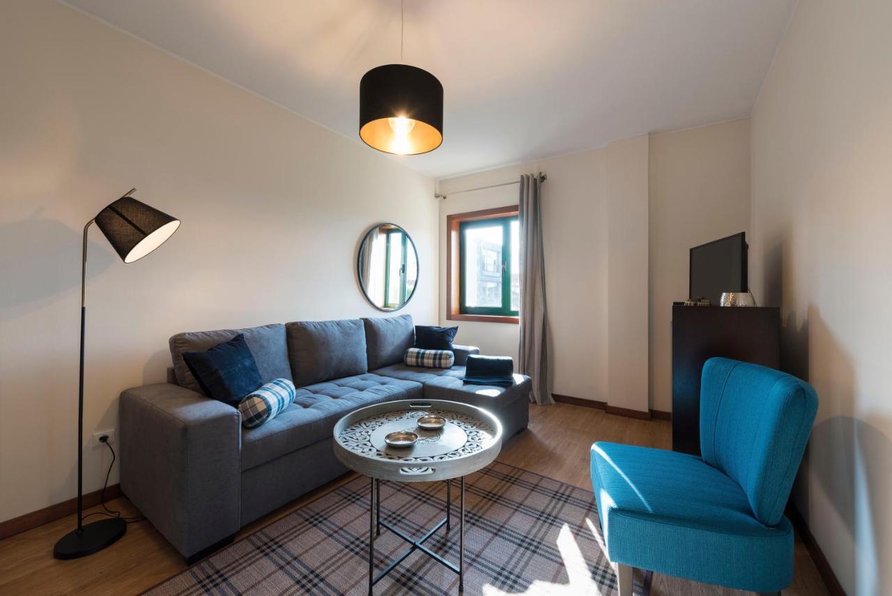 Lovelystay - Homey Feeling Flat W/ Free Parking Porto Buitenkant foto
