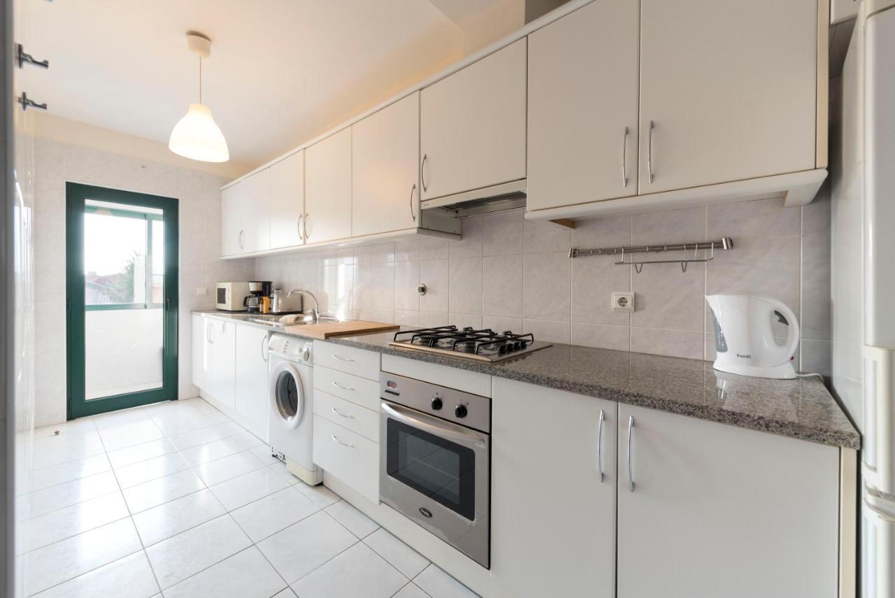 Lovelystay - Homey Feeling Flat W/ Free Parking Porto Buitenkant foto