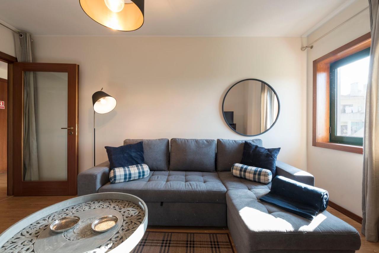 Lovelystay - Homey Feeling Flat W/ Free Parking Porto Buitenkant foto