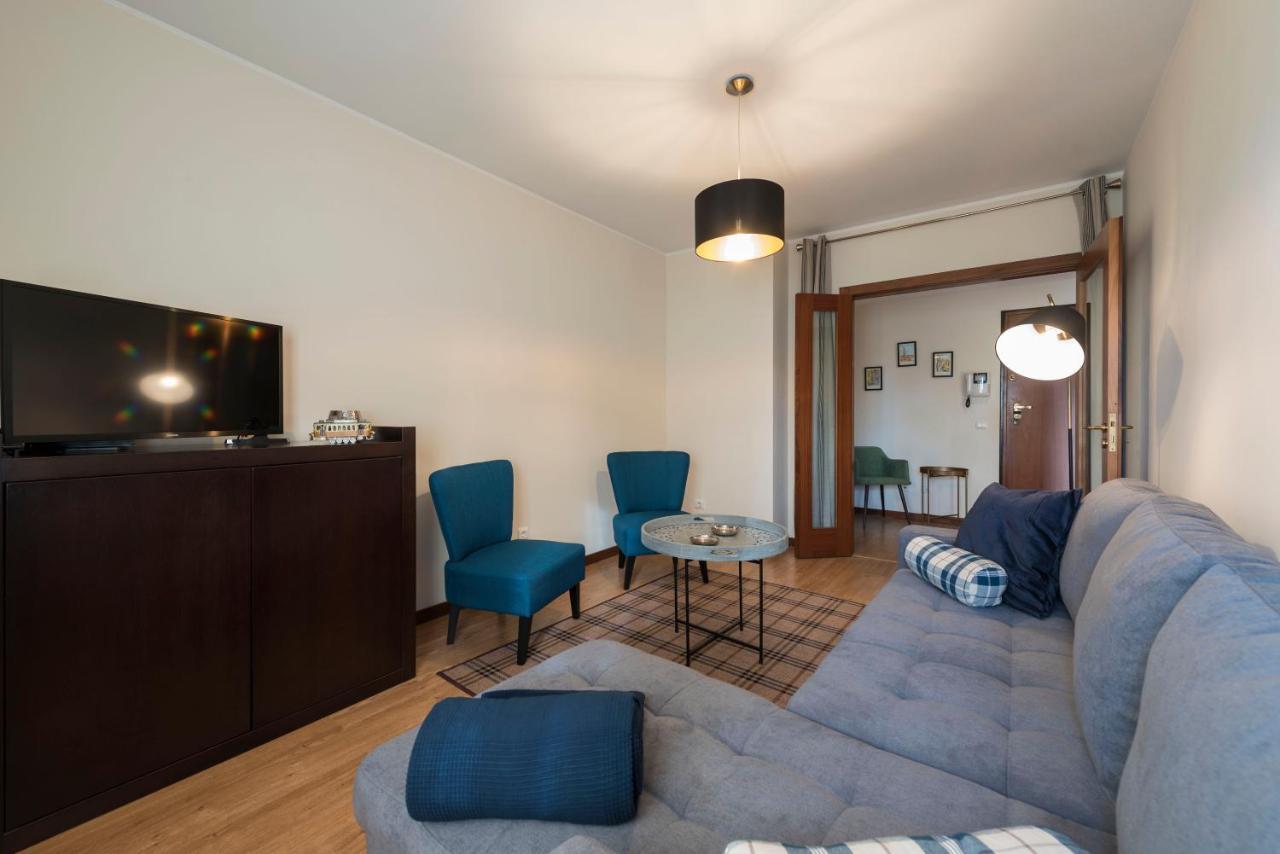 Lovelystay - Homey Feeling Flat W/ Free Parking Porto Buitenkant foto