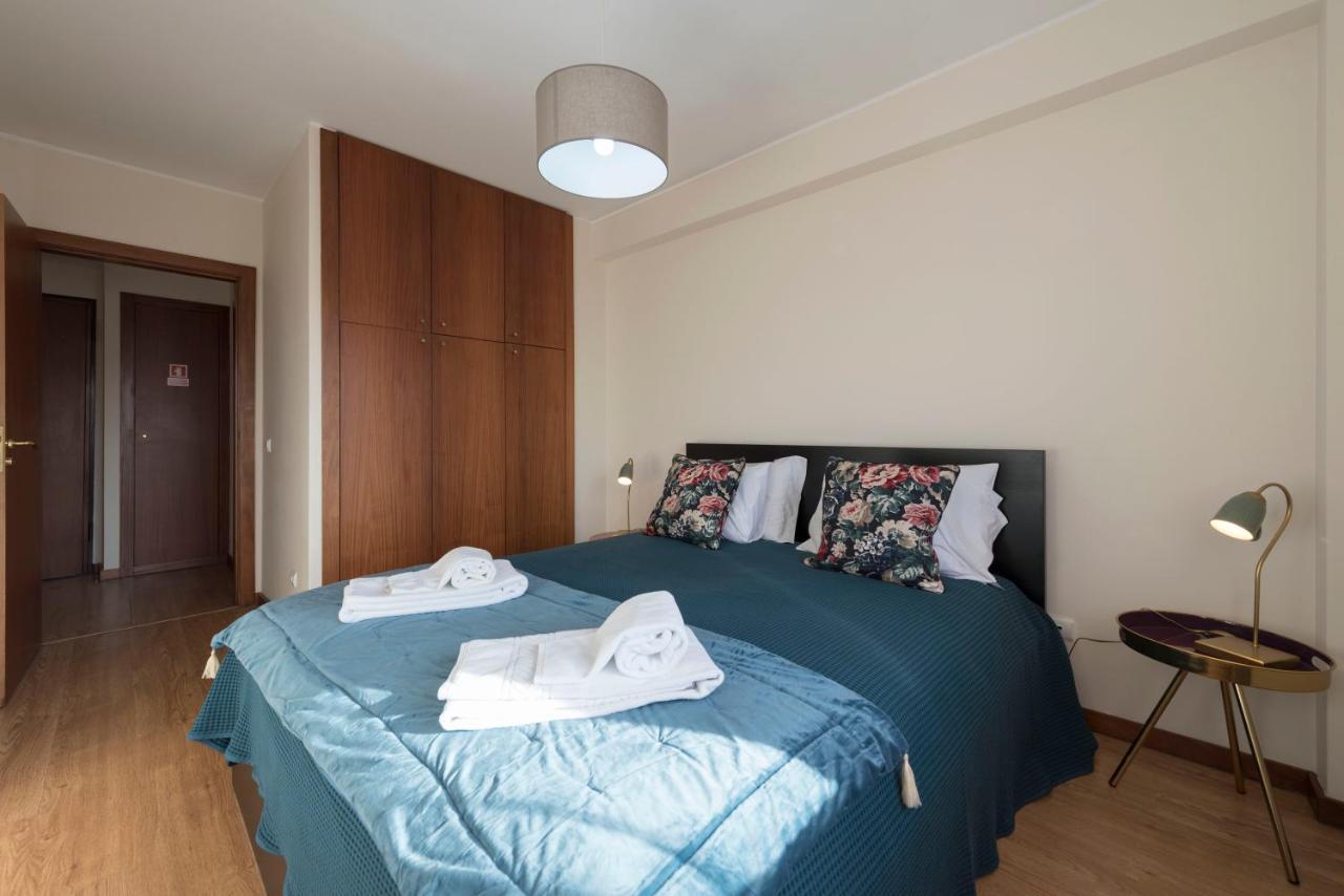Lovelystay - Homey Feeling Flat W/ Free Parking Porto Buitenkant foto